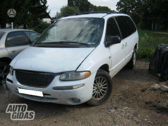 Chrysler Town & Country 2000 m dalys