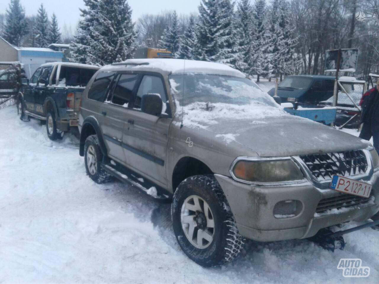 Mitsubishi Pajero Sport 2000 m dalys