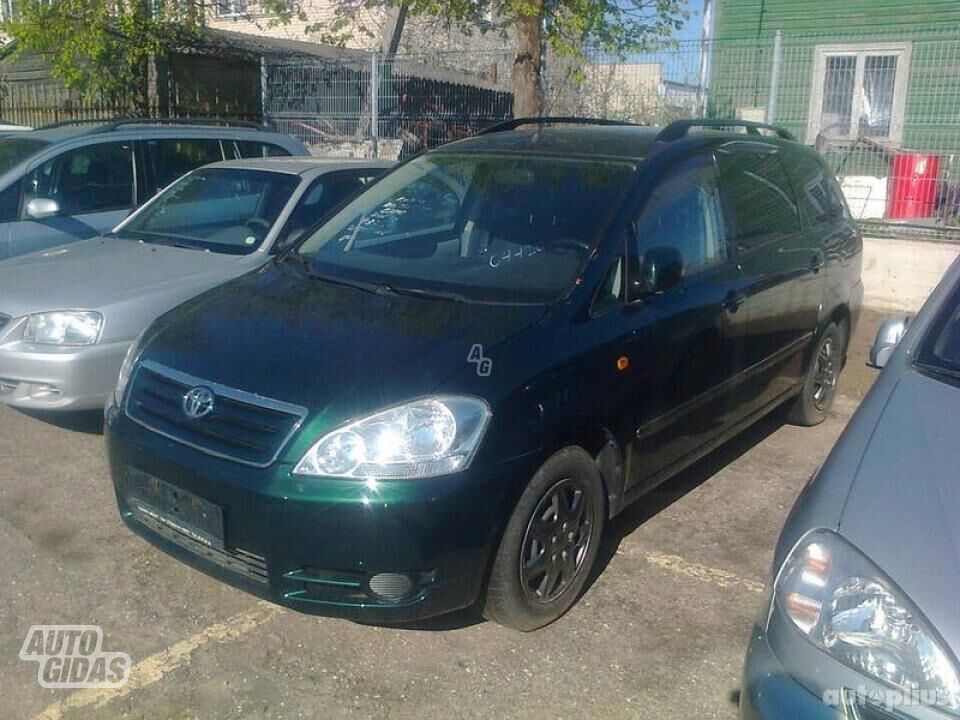 Kita Avensis Verso 2001 m