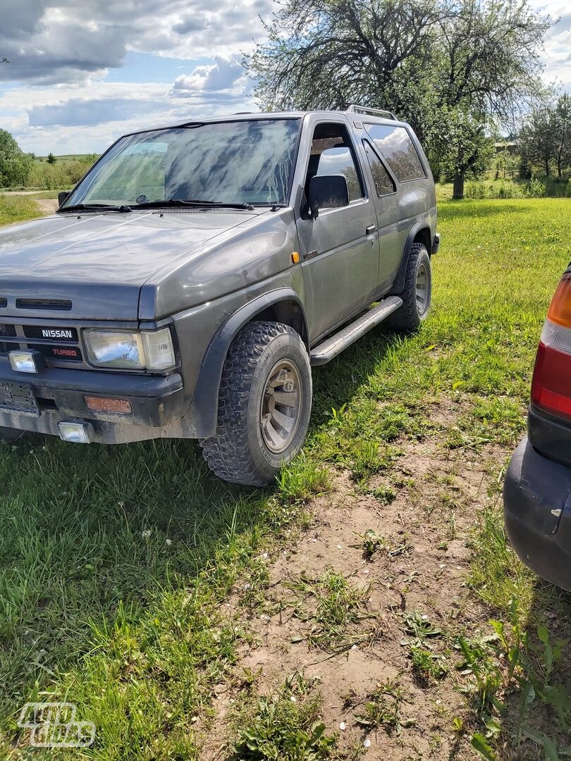 Nissan Terrano I 1991 m dalys