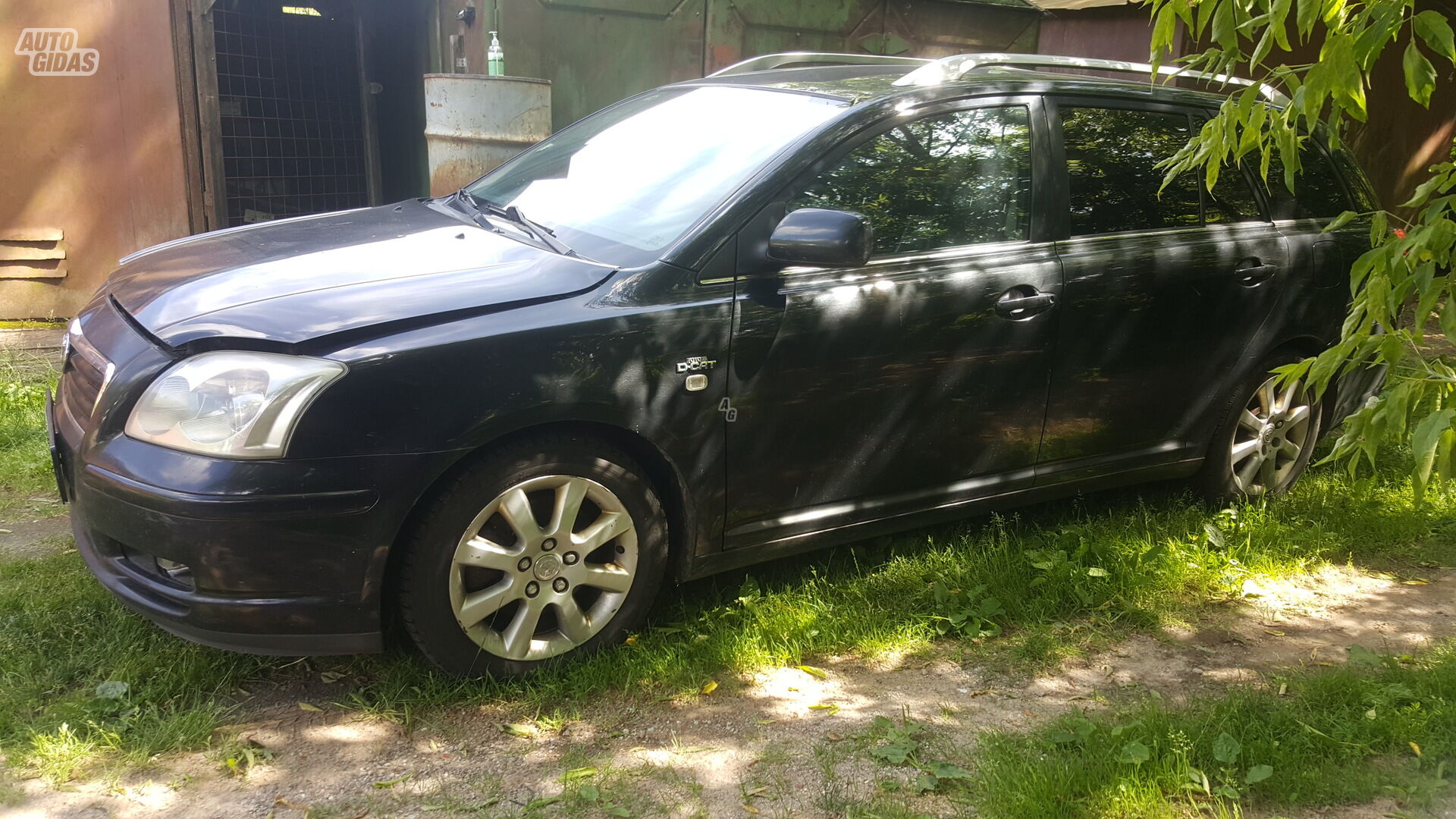 Toyota Avensis II 2.2D-CAT 2005 y parts