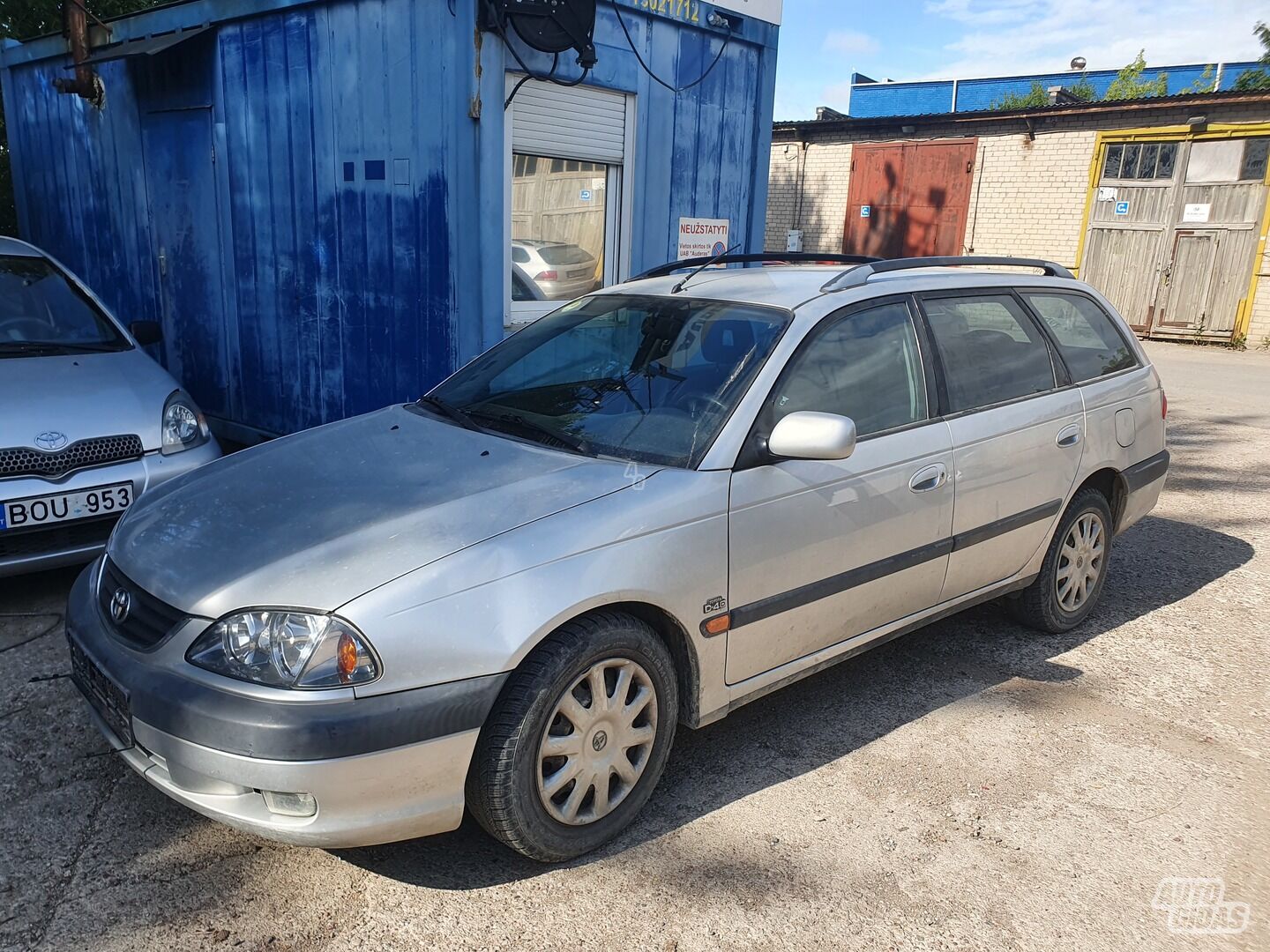 Toyota Avensis I 2.0 DYZELIS 81 KW 2001 y parts