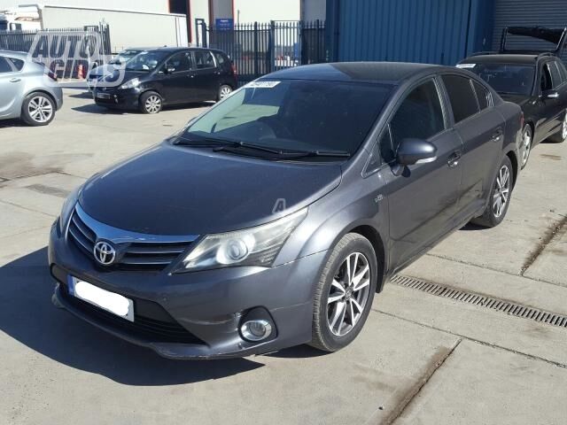 Toyota Avensis III 2012 y parts