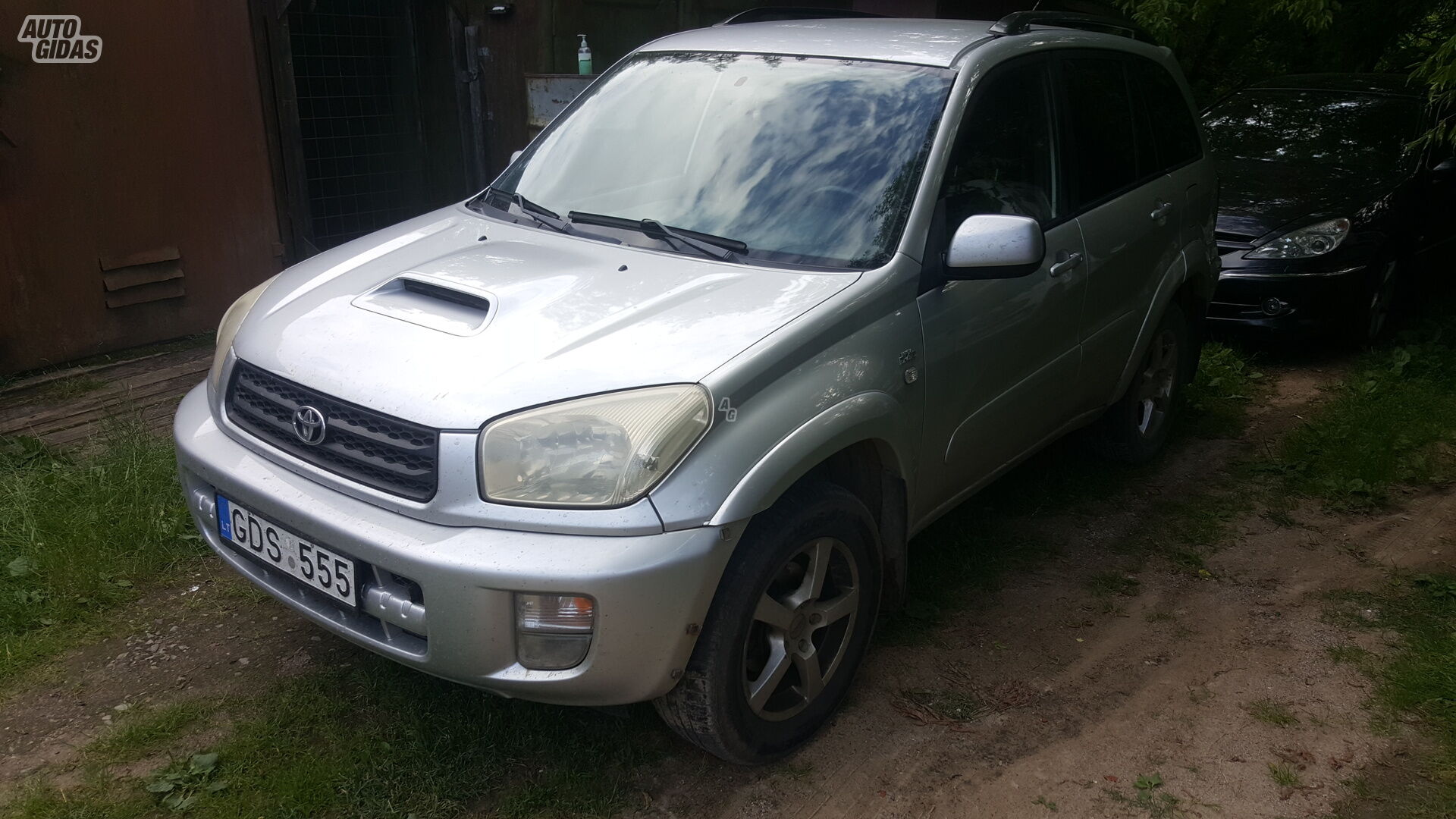 Toyota Rav4 II 2.0D4D sidabrinė 4d. 2003 y parts