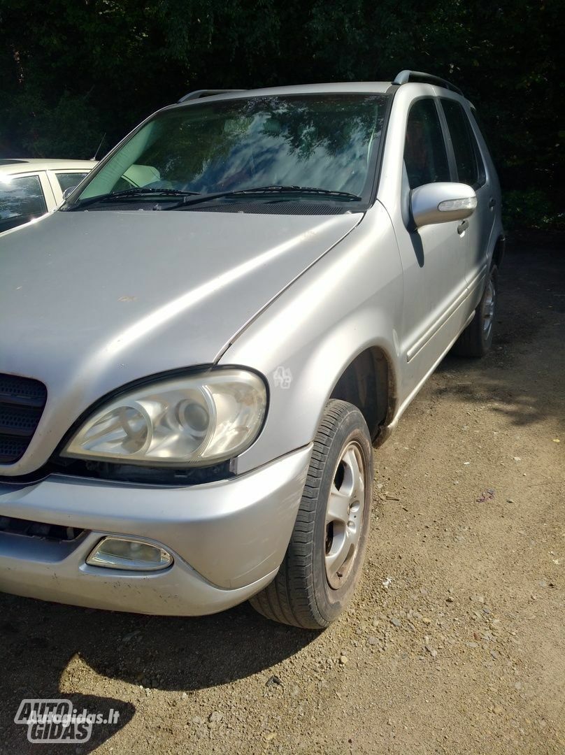 Mercedes-Benz Ml 270 2001 m dalys