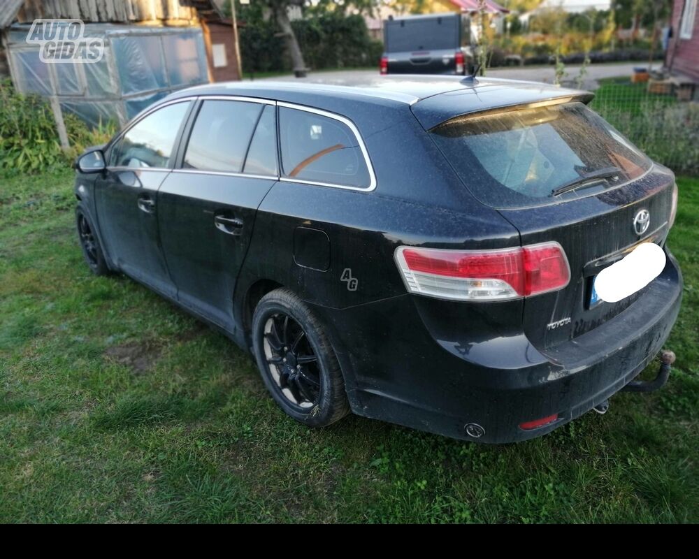 Toyota Avensis 2010 y parts