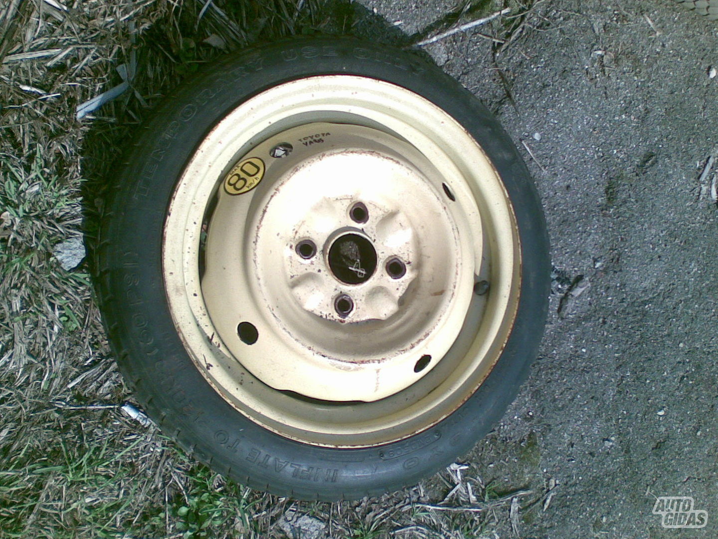 Toyota Yaris R14 запасное колесо