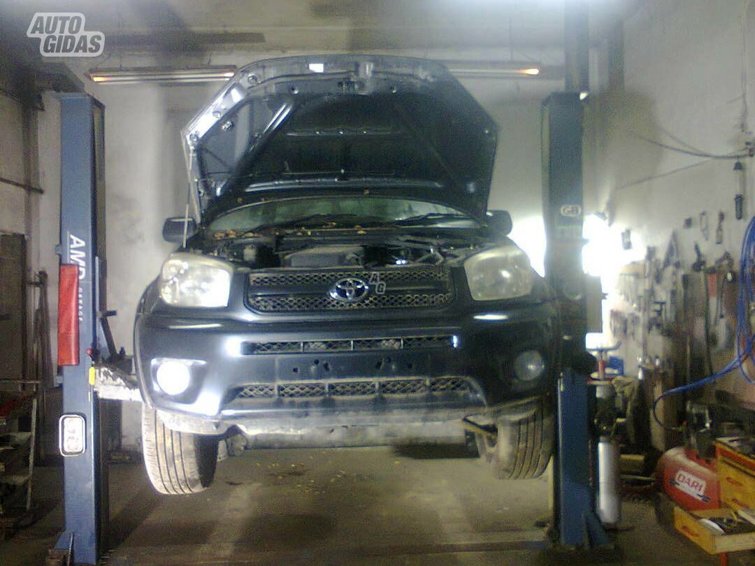 Toyota Rav4 2004 г запчясти