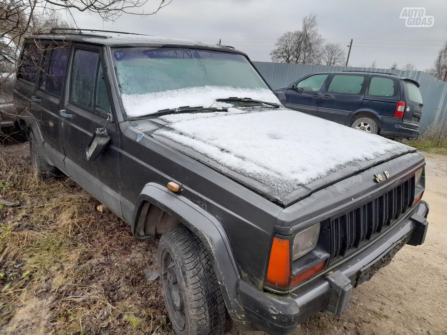 Jeep Cherokee 1997 m dalys