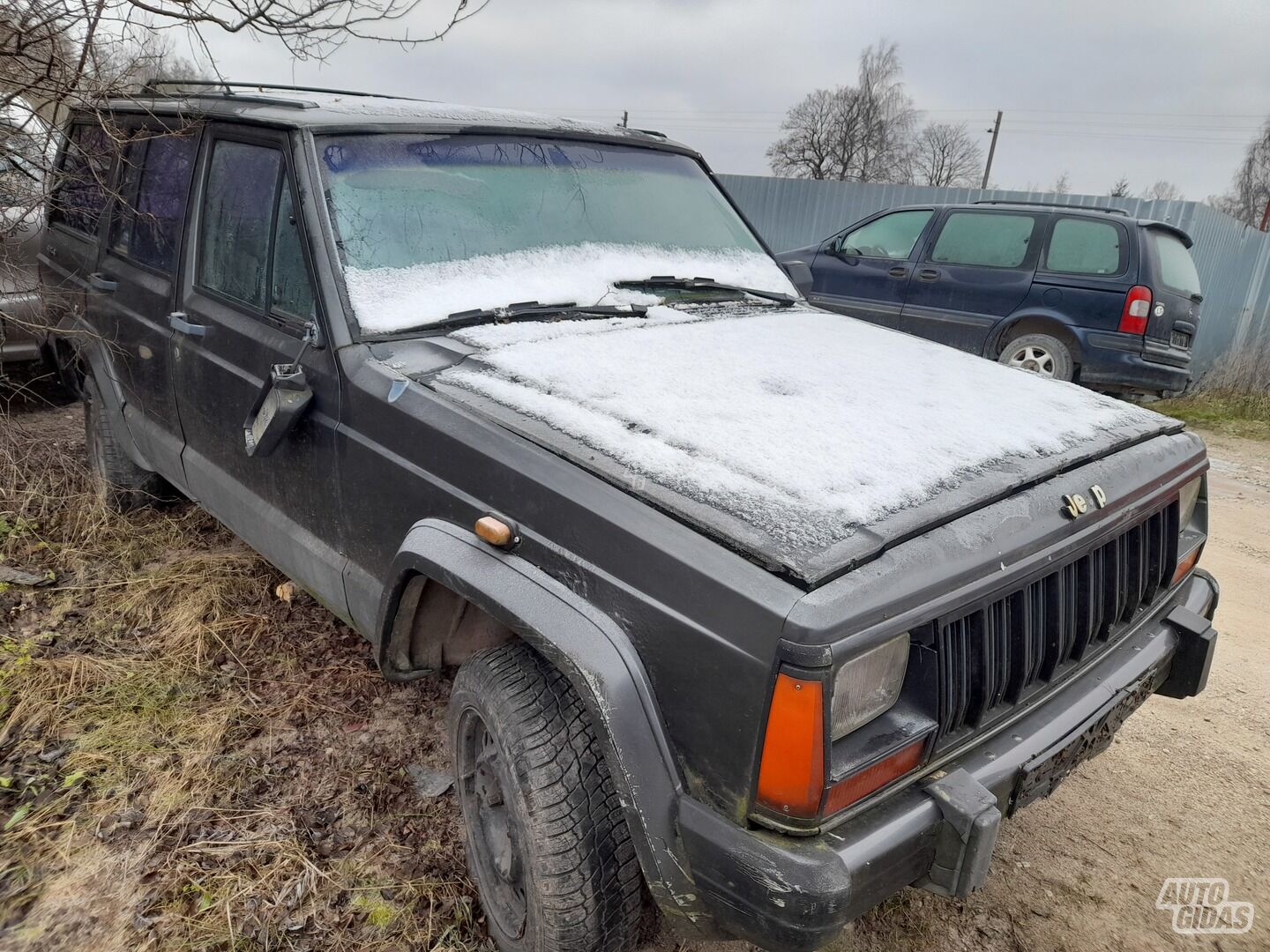 Jeep Cherokee 1997 m dalys