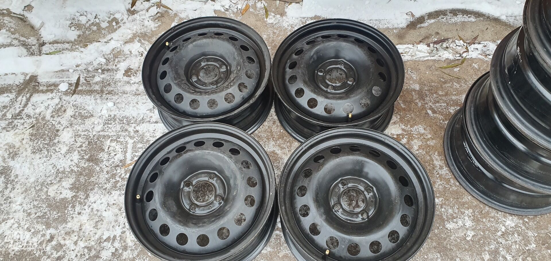 R15 steel stamped rims