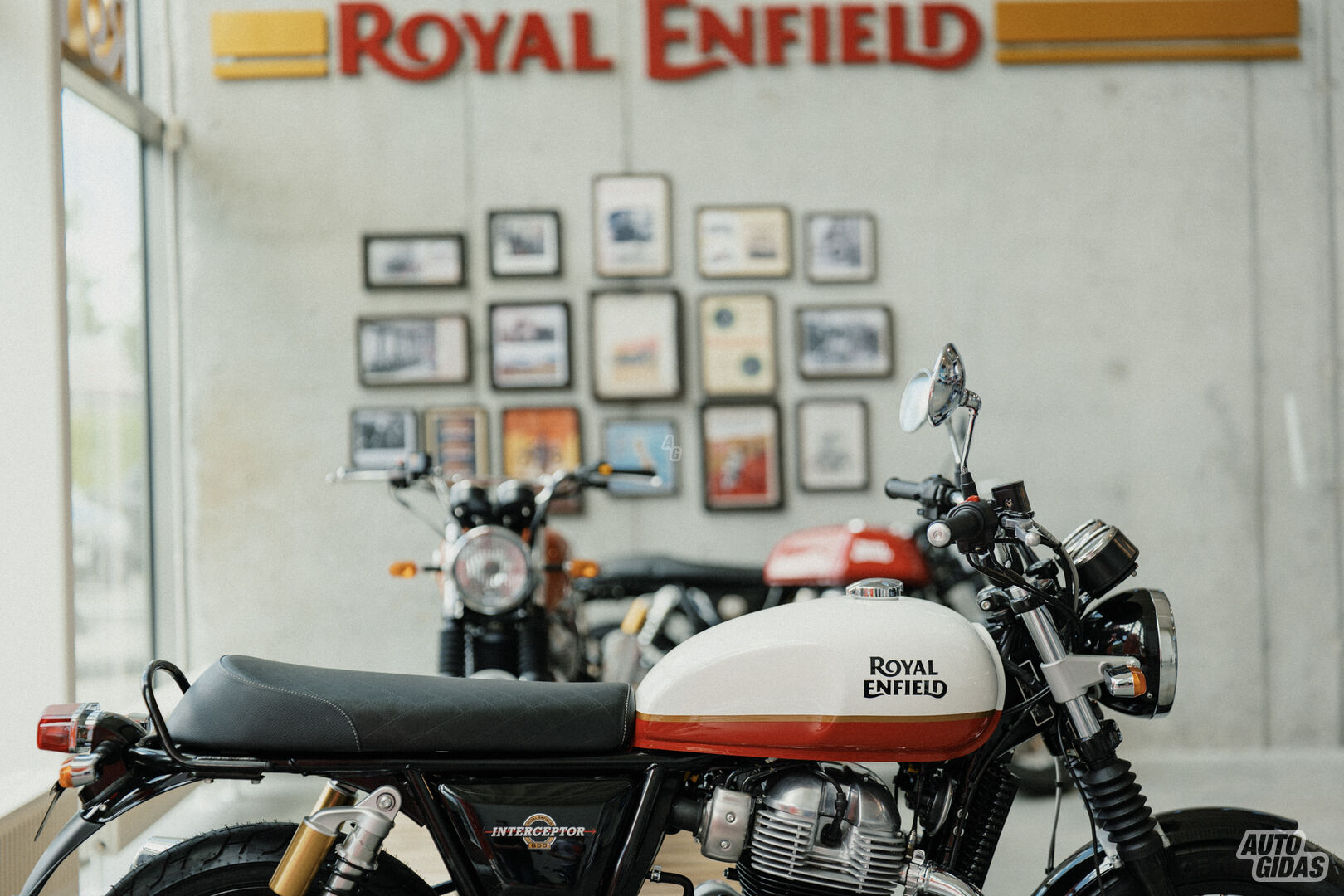 Royal Enfield Interceptor 2024 m Klasikinis / Streetbike motociklas