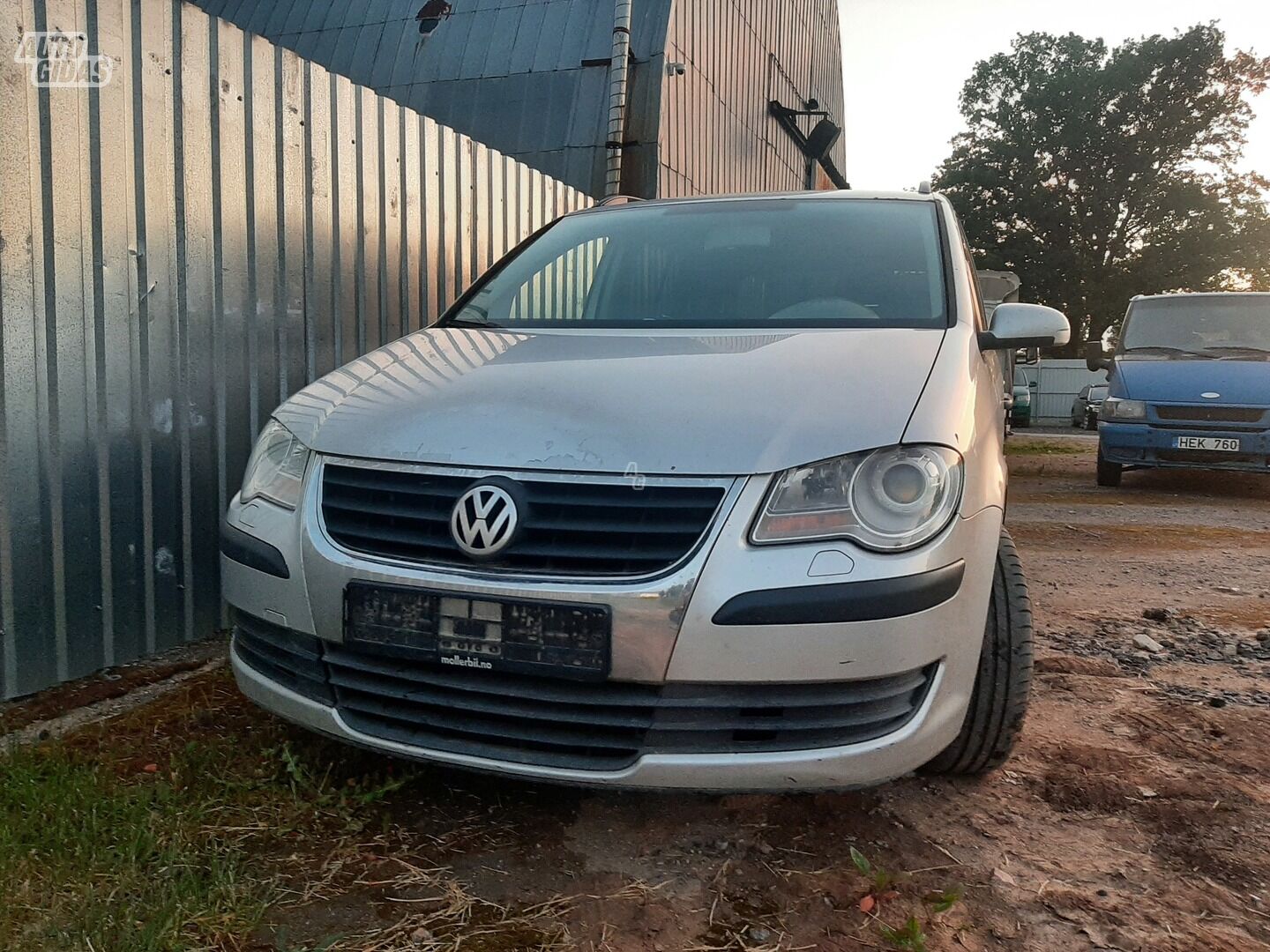 Visas dalimis, Volkswagen Touran 2007 m