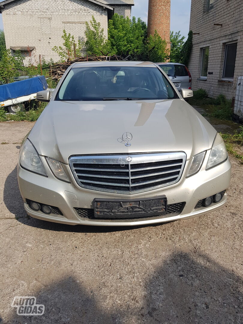 Mercedes-Benz E 200 W212 2010 г запчясти