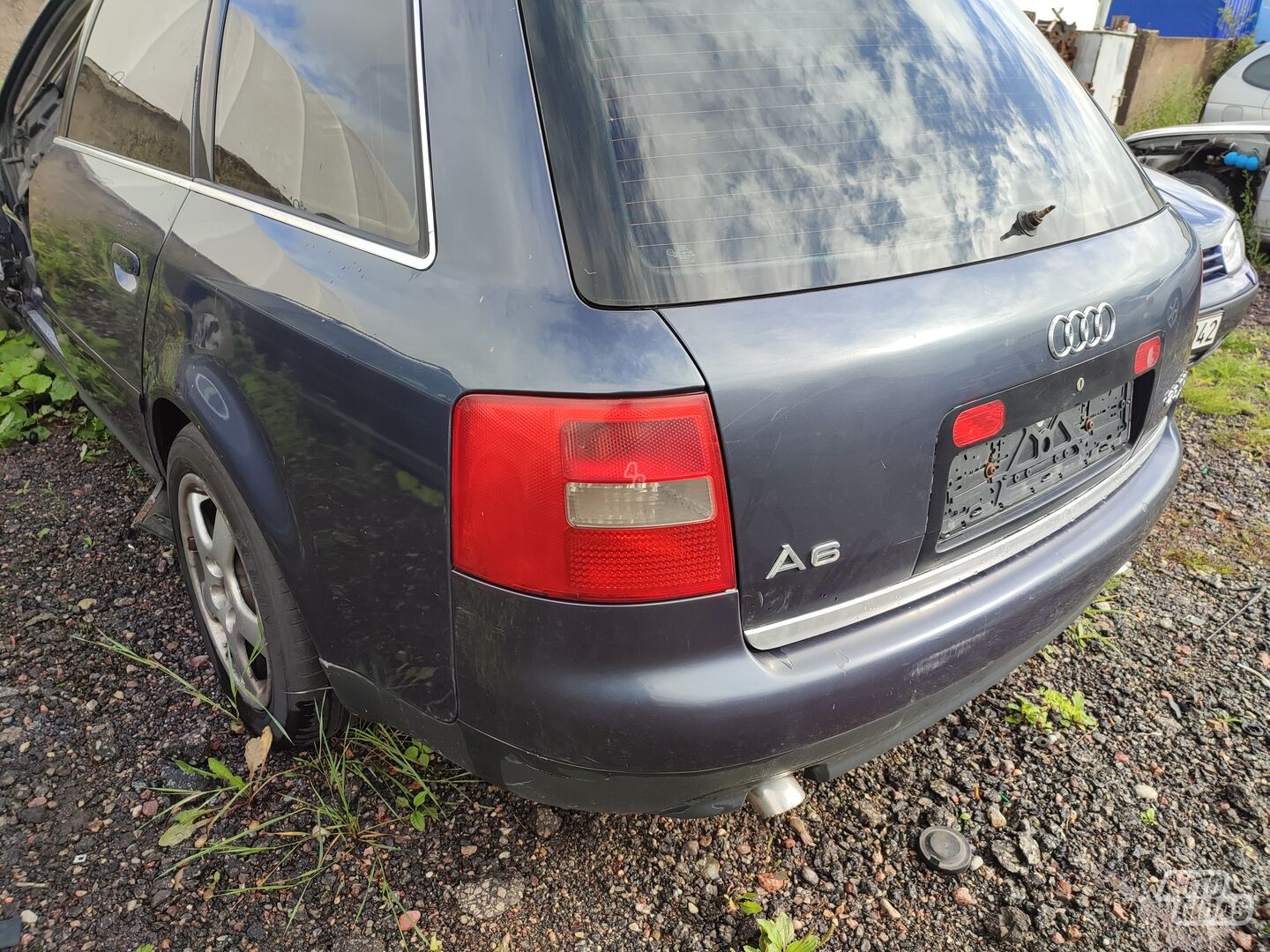 Audi A6 Yra ir benzinas  2002 y parts