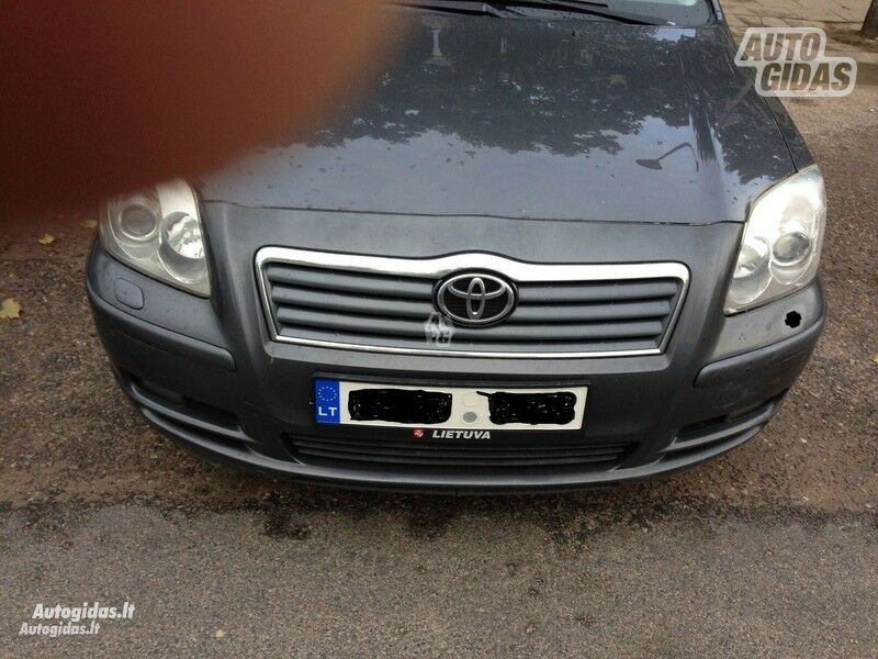 Toyota Avensis II d-cat 2006 y parts