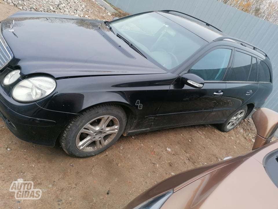 Mercedes-Benz E 220 2004 m dalys