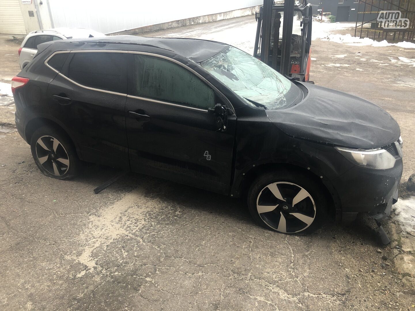 Nissan Qashqai 2017 y parts