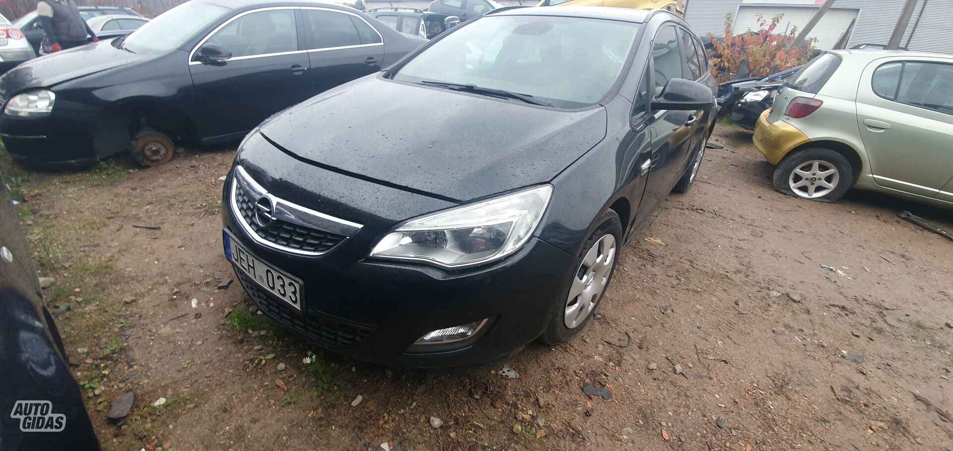 Opel Astra IV 2011 y parts