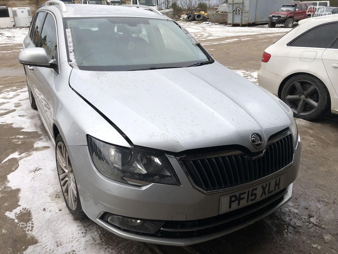 Skoda Superb 2015 y parts