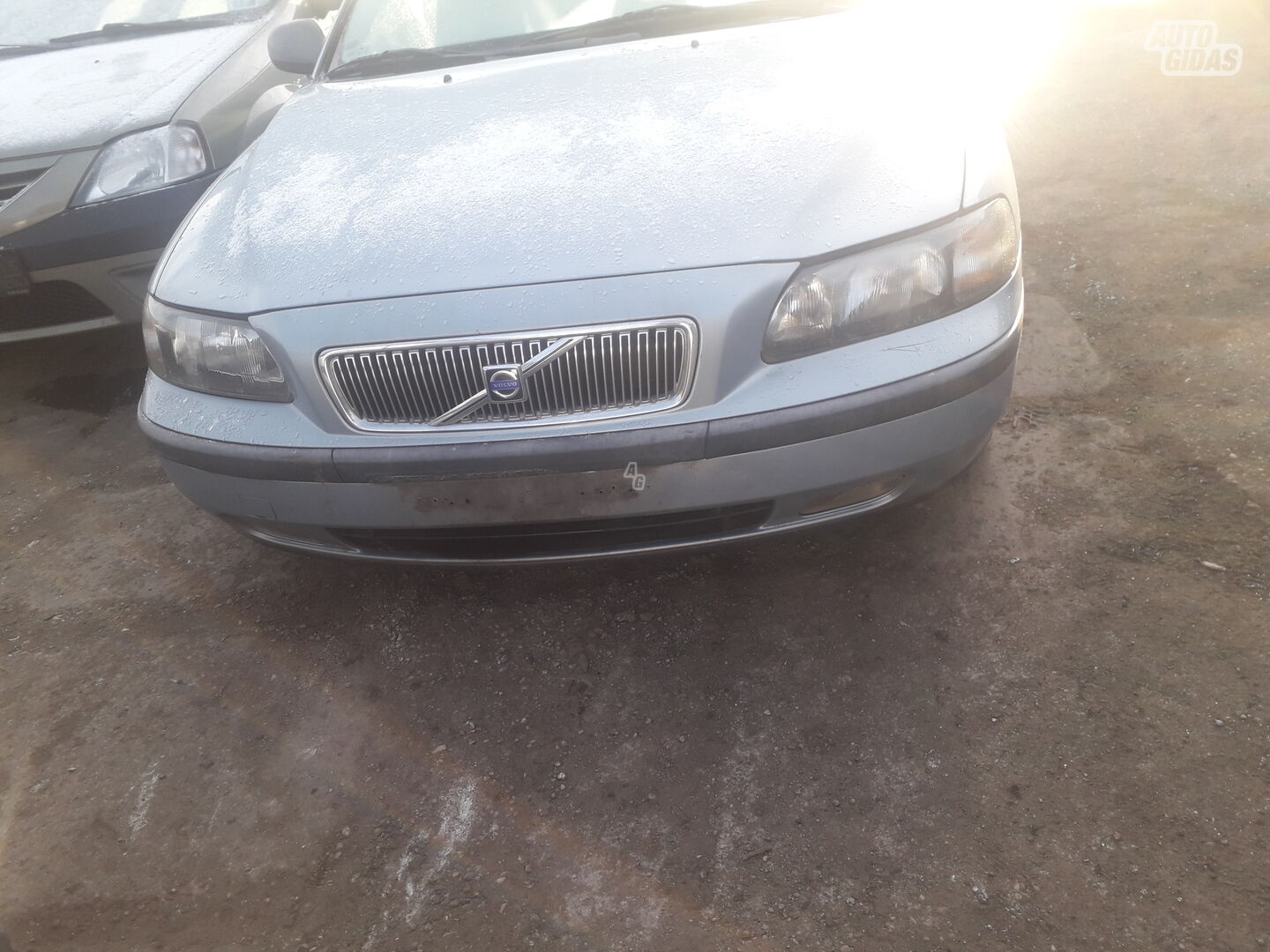 Volvo V70 2002 y parts