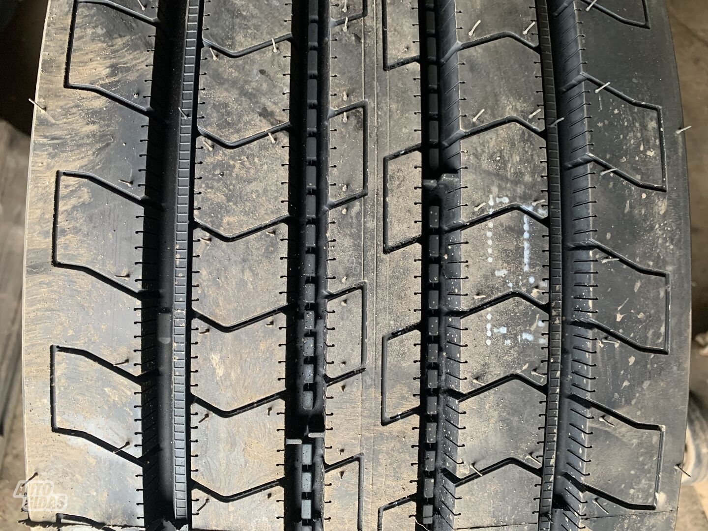 Firestone FS422 Plus R22.5 universal tyres trucks and buses