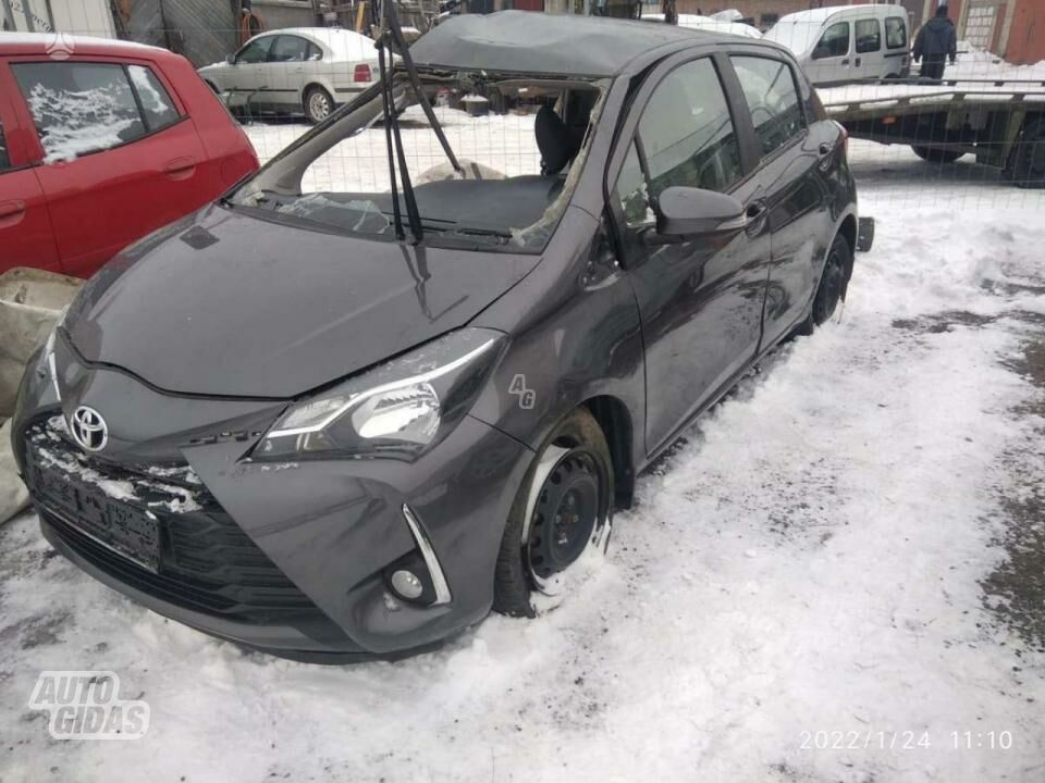 Toyota Yaris 2018 г