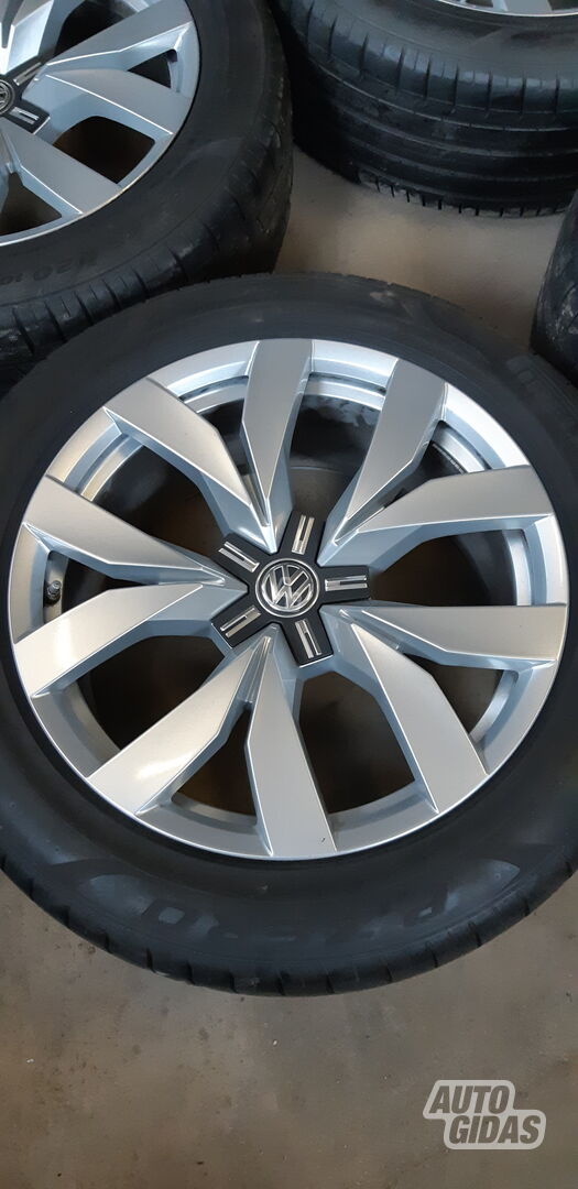 Volkswagen Touareg R20 lengvojo lydinio ratlankiai