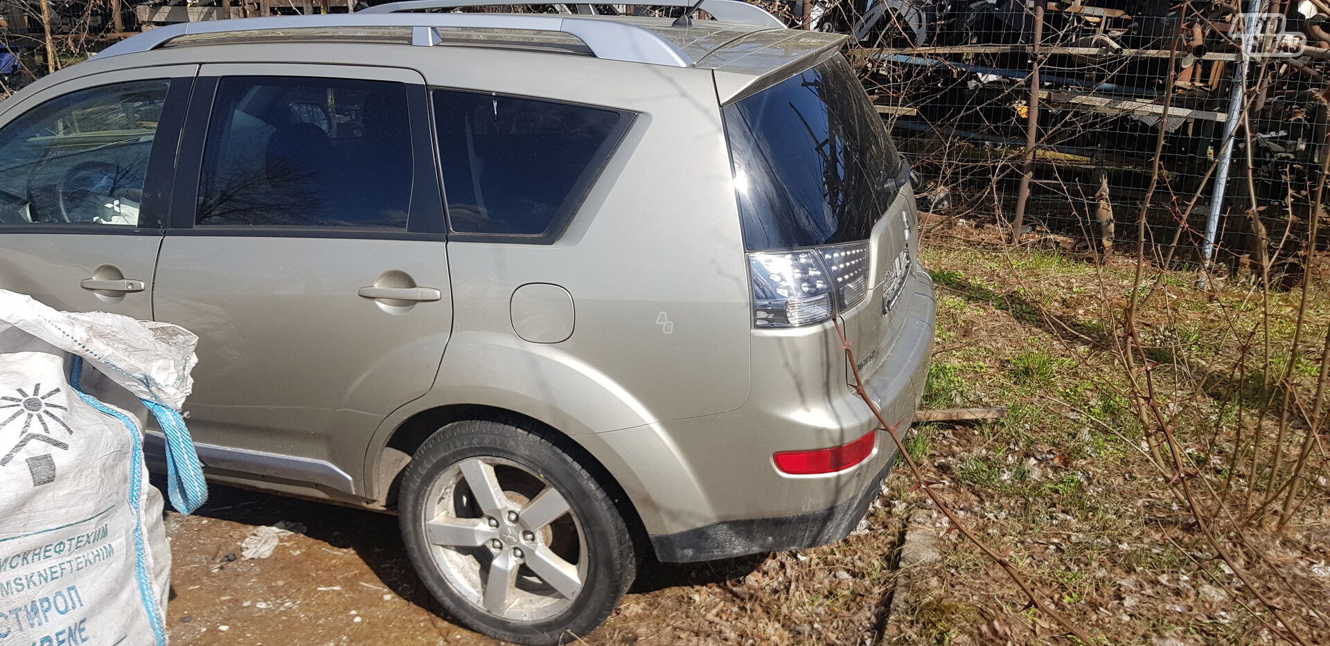 Mitsubishi Outlander II 2009 m dalys