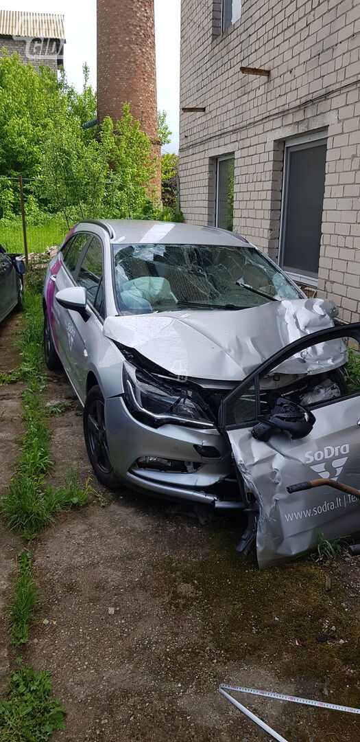 Opel Astra 2018 y parts