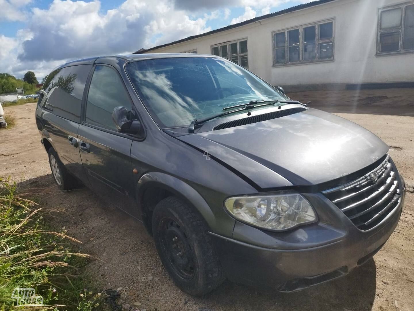 Chrysler Voyager Grand 2004 m dalys