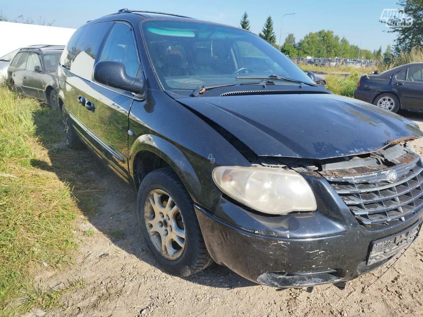 Chrysler Town Country  2004 y parts
