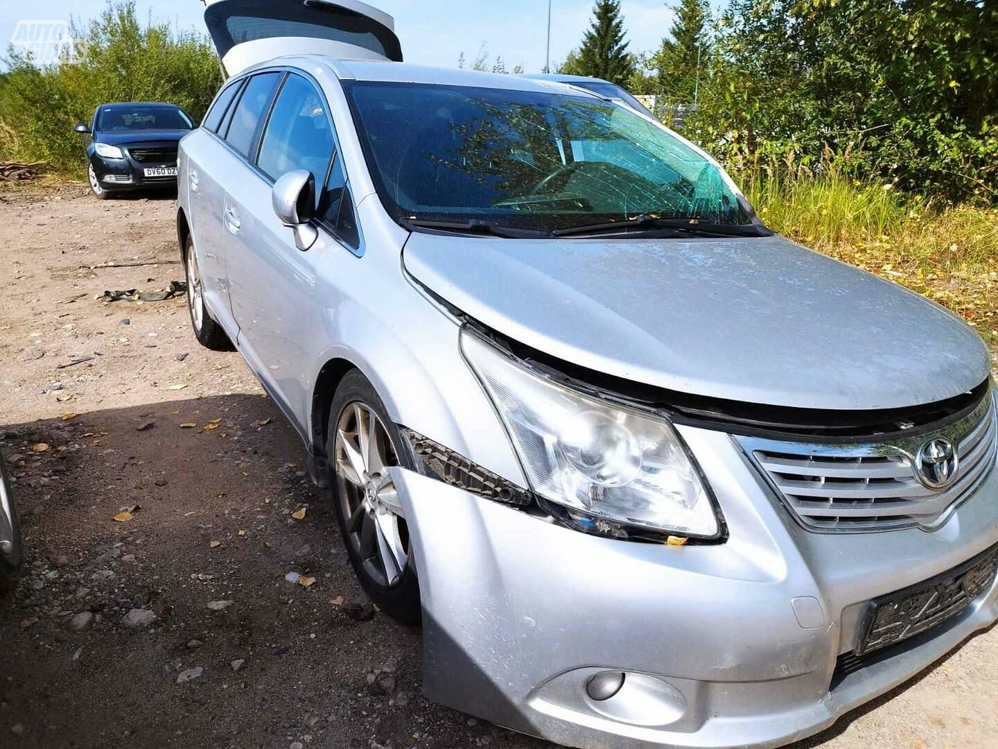 Toyota Avensis 2011 y parts