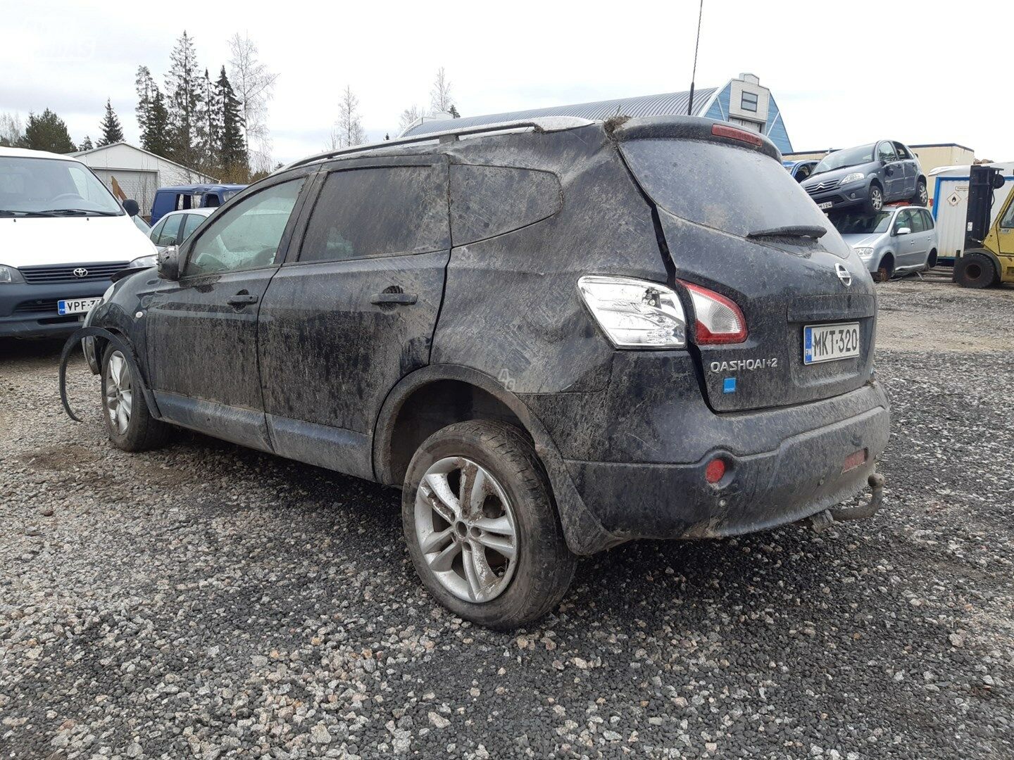 Nissan Qashqai+2 2012 y parts