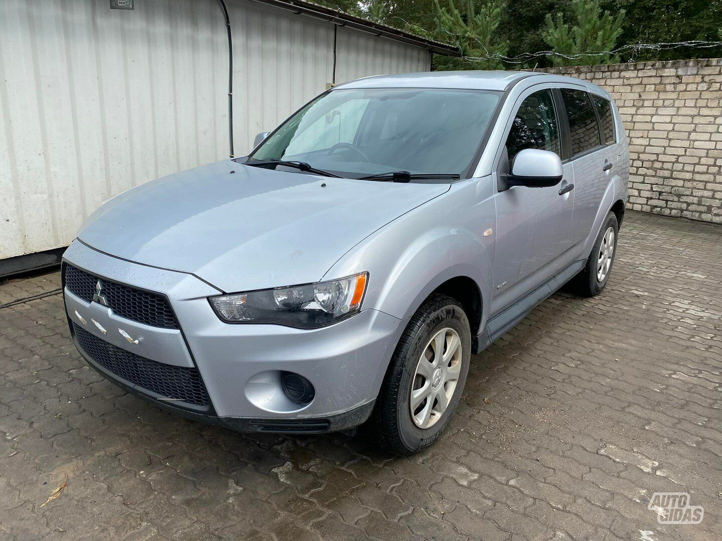 Mitsubishi Outlander II 2011 m dalys