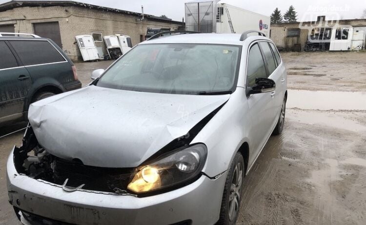 Volkswagen Golf 2010 г запчясти