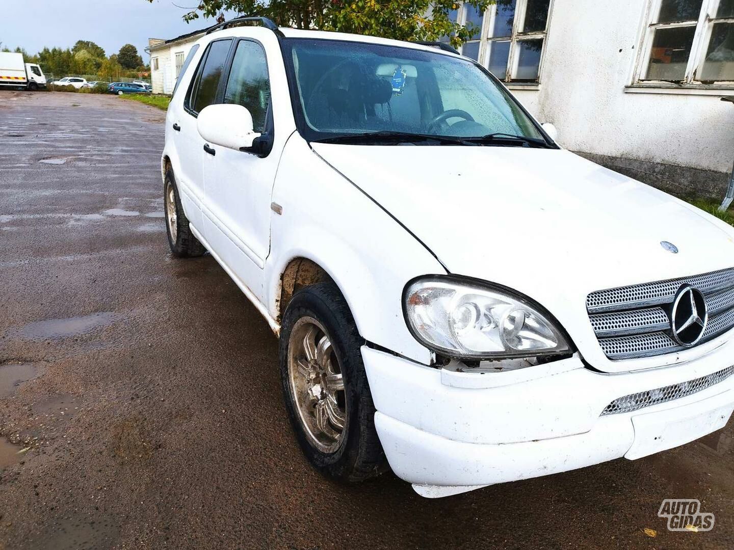Mercedes-Benz Ml Klasė 2000 m dalys