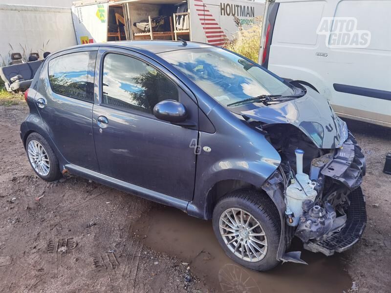 Toyota Aygo 2006 г запчясти