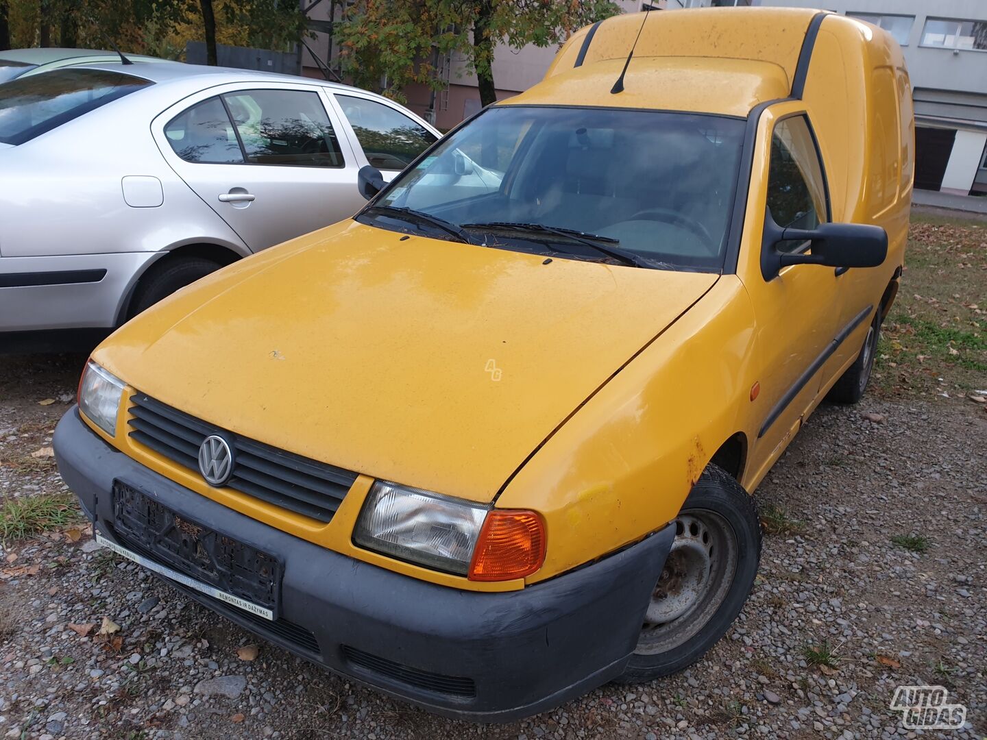 Volkswagen Caddy 2003 m Komercinis auto(su būda)