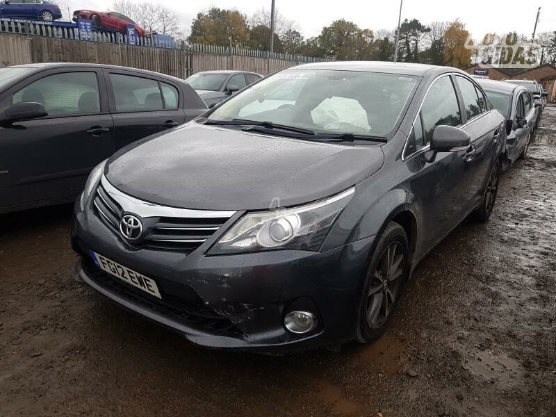 Toyota Avensis 2012 y parts