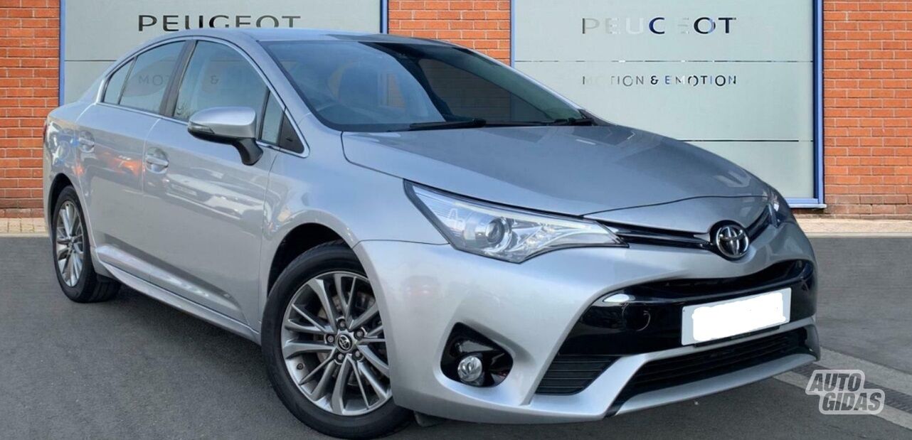 Toyota Avensis 2015 y parts
