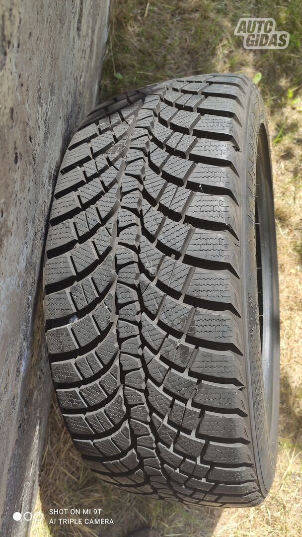 Kumho Winter Craft WP 71 R17 winter tyres passanger car