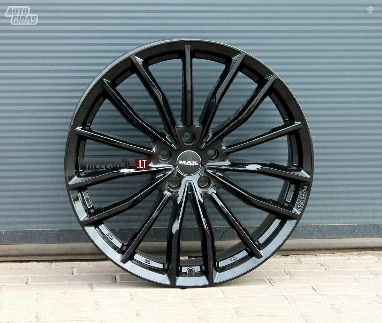 Rapp Gloss Black rims