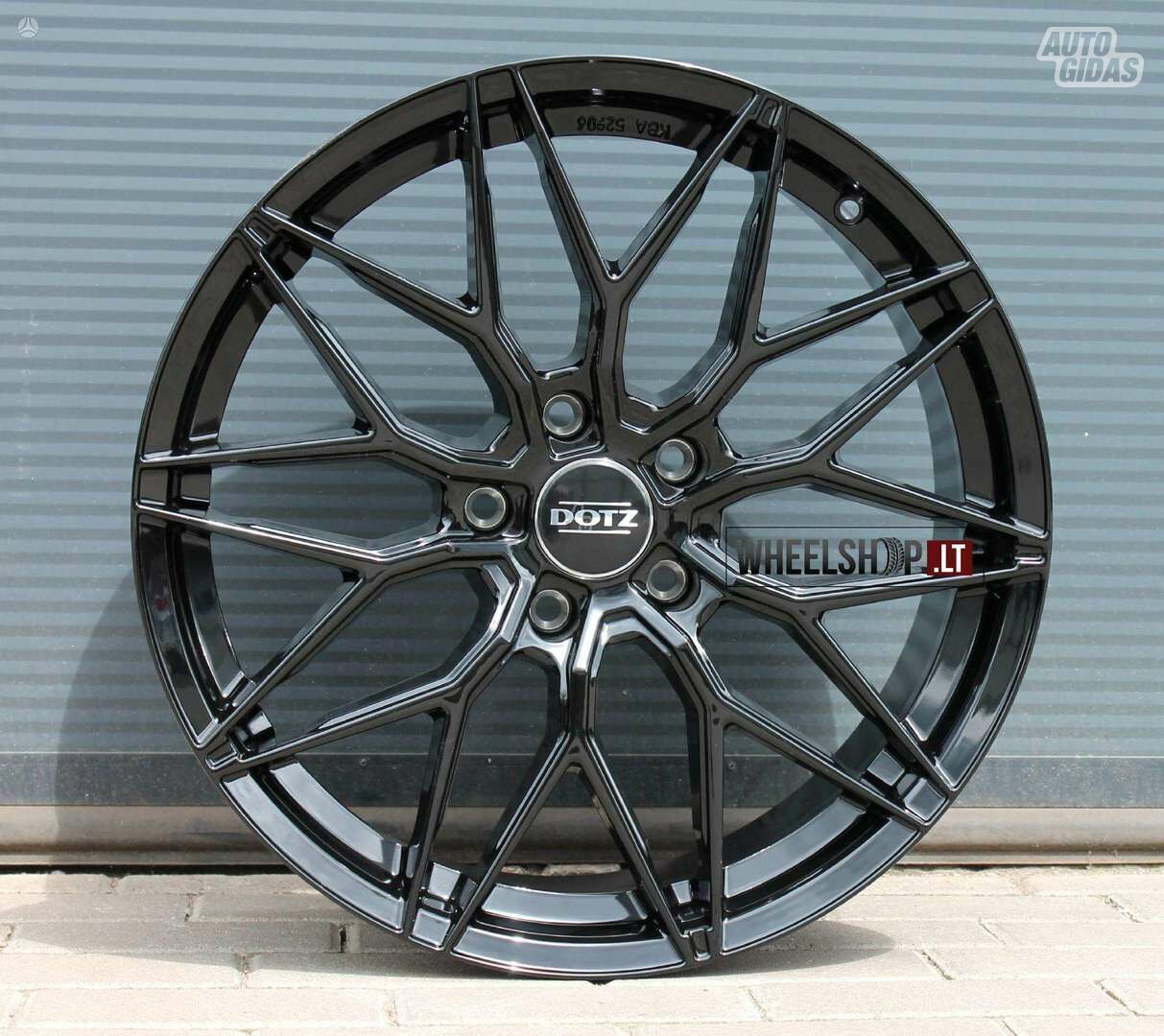 Suzuka Gloss Black rims