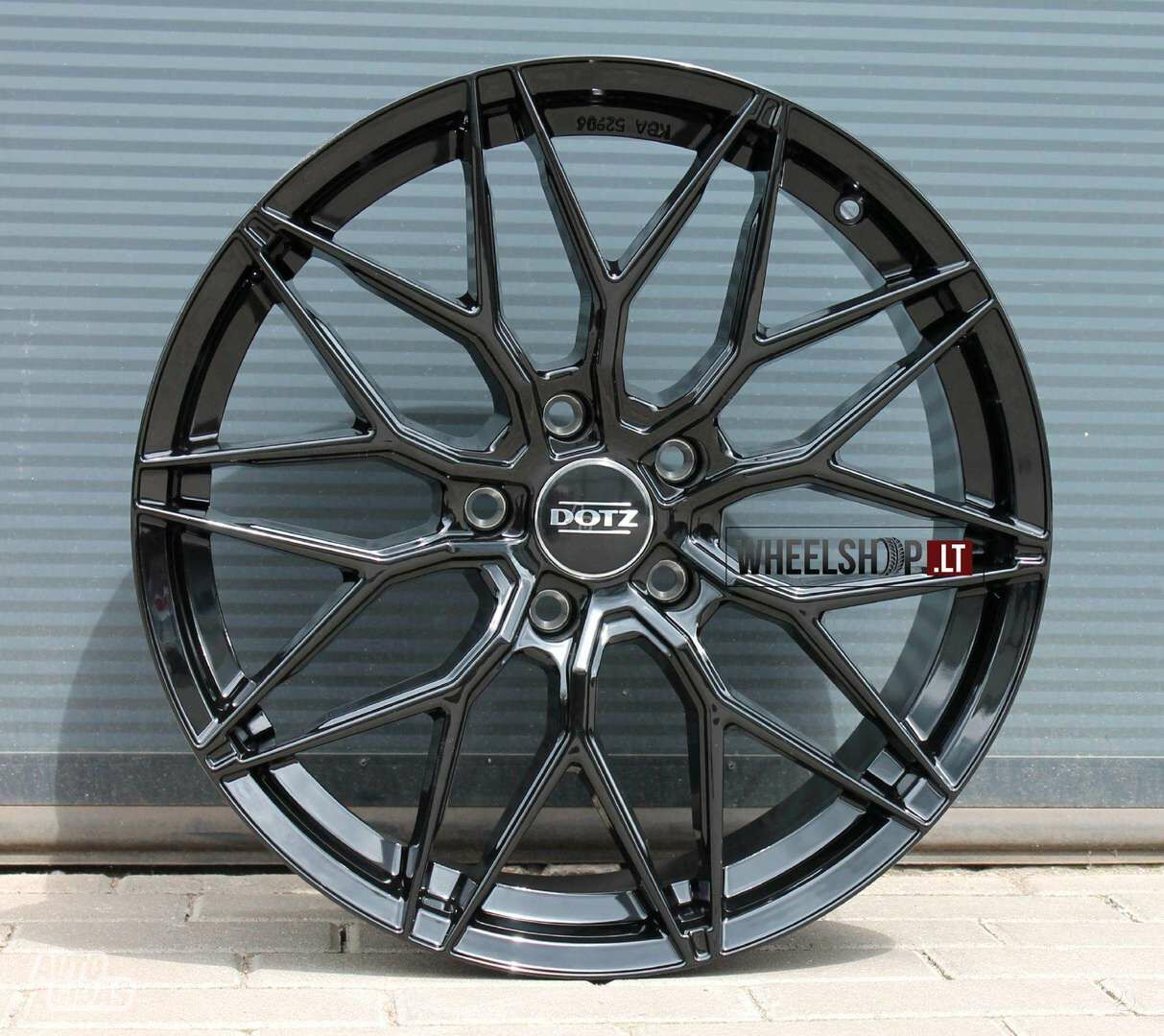 Suzuka Gloss Black rims