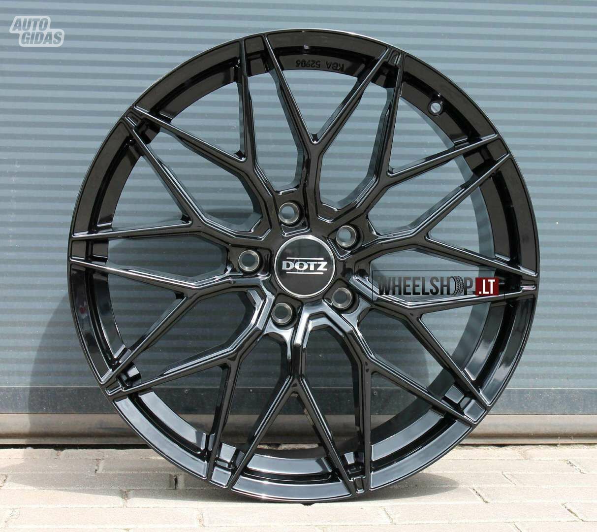 Suzuka Gloss Black rims