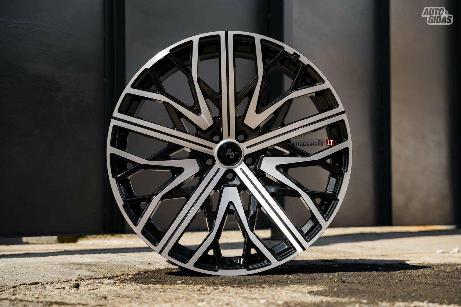 RV131 Black Polished rims