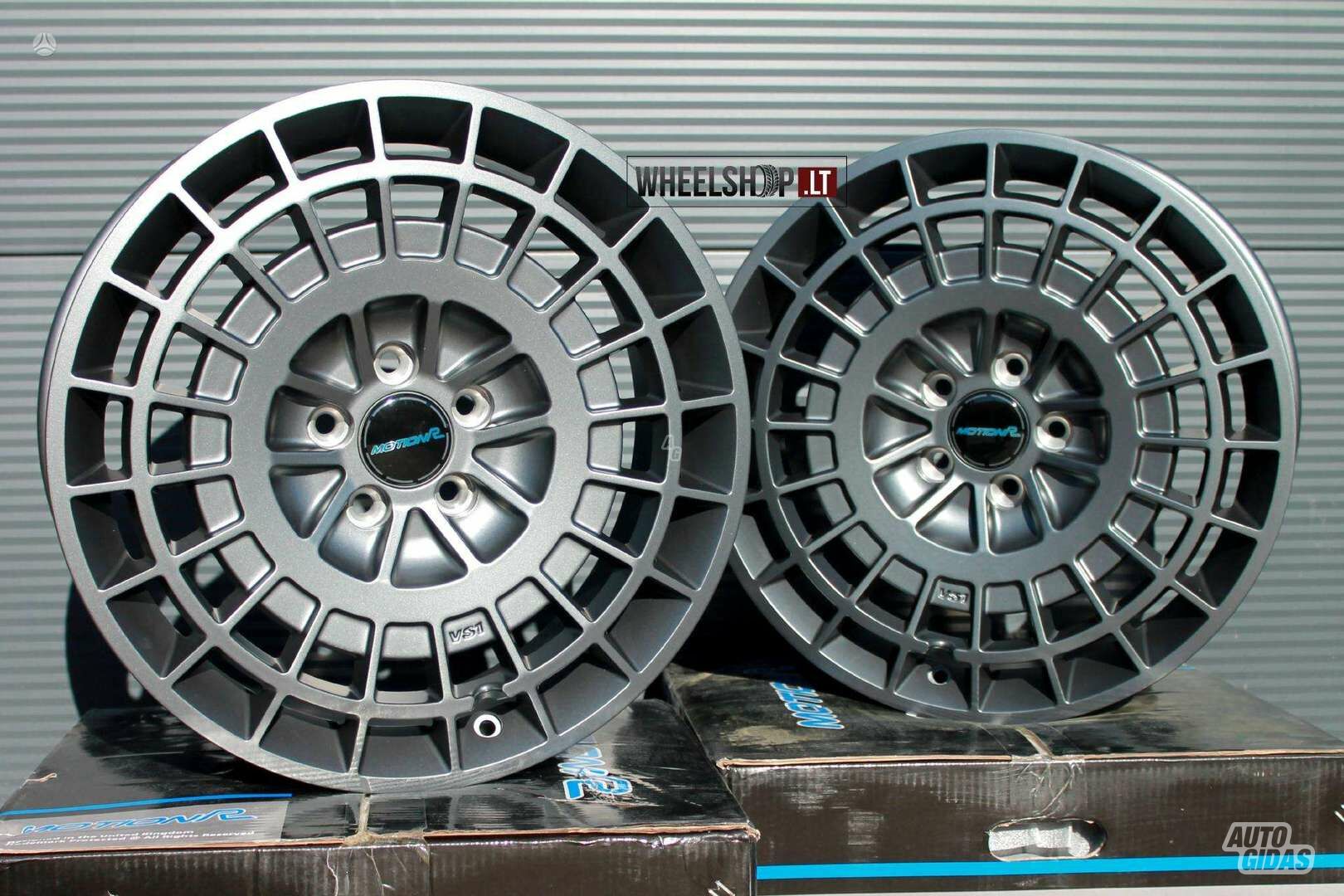 Motion R MRD VS1 Gunmetal rims