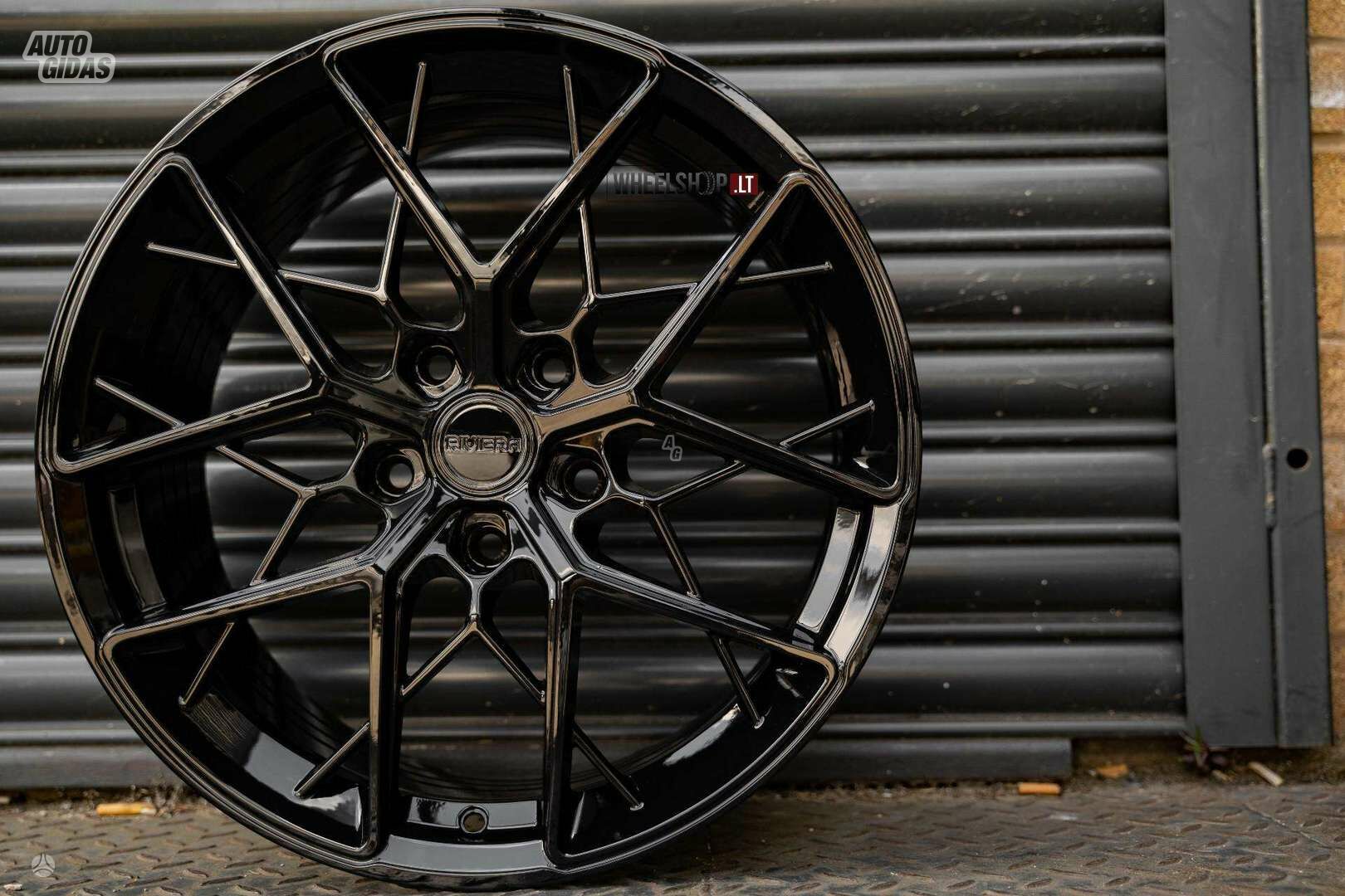 RF3 Gloss Black Flow Formed ratlankiai