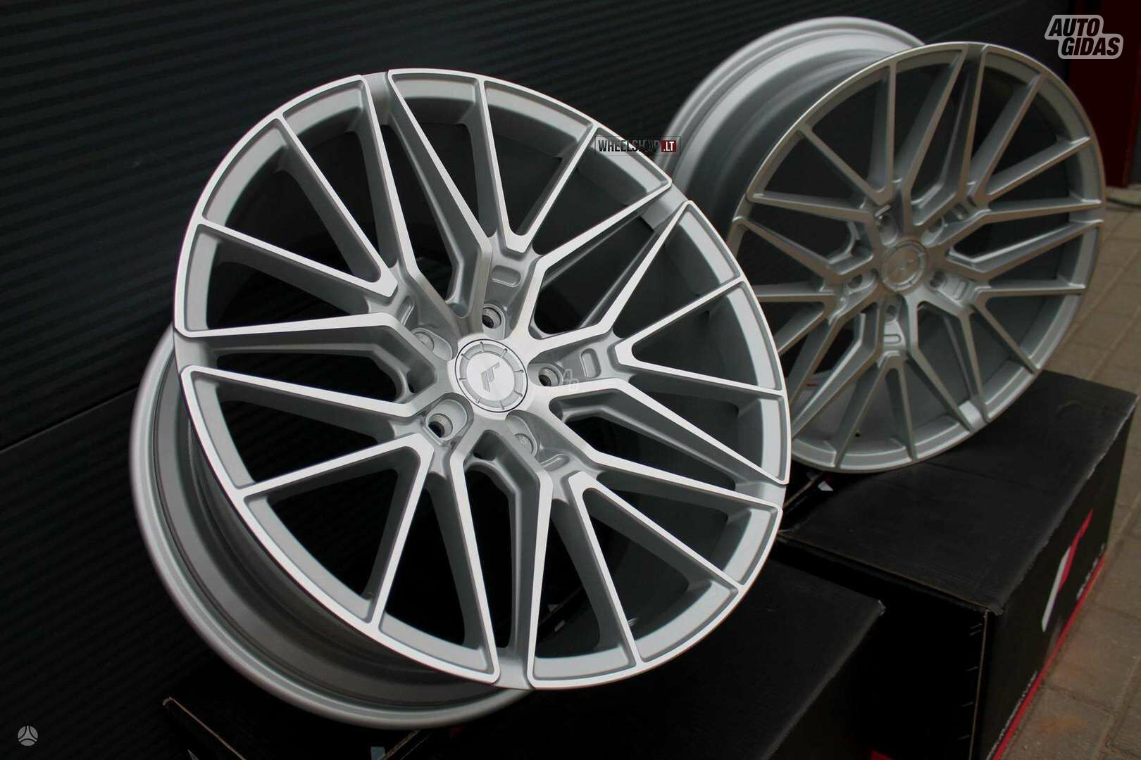 JR38 Silver rims